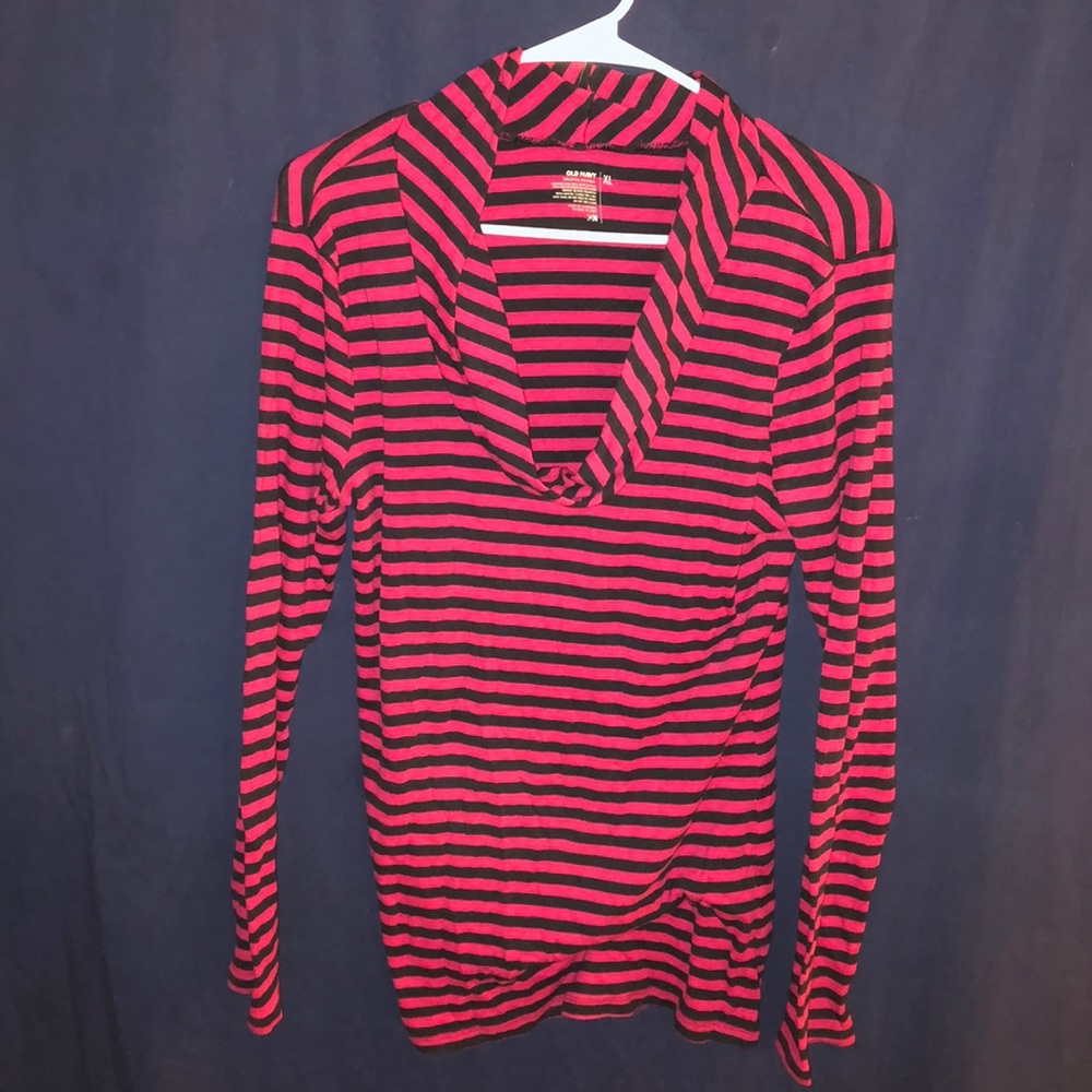 Cute black and pink striped old navy scooped neck